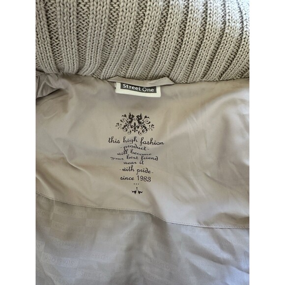 Street One Puffer Quilted Vest Tan Beige Size 6/8 Full Zip Buttons Turtle Neck - Picture 16 of 16